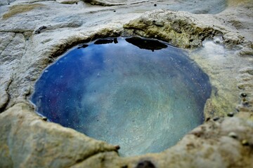 海岸波色甌穴群