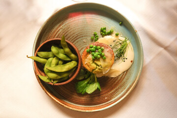 Mini Pie with Peas, Gravy and Potato
