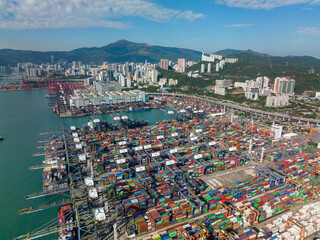 Obraz premium Hong Kong cargo terminal port