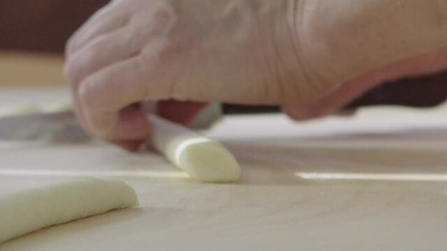 LAVORAZIONE MANUALE DELLA PASTA