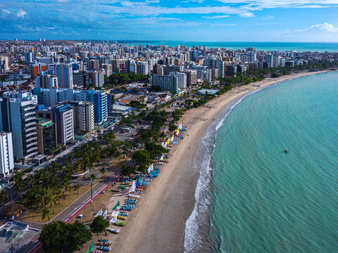 Pajussara Beach In The City Of Maceió, Alagoas And Its Traditional Rafts, It Is Worth Hiring This Tour And Enjoy All Of Nature And The Blue Sea