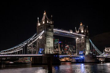 Fototapeta na wymiar Iconic Tower Bridge view connecting London with Southwark over Thames River, UK. Beautiful view of the bridge.