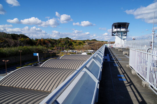 南紀白浜空港の展望デッキと管制塔