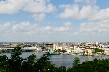 Fototapeta premium View to the Havana, river and tree