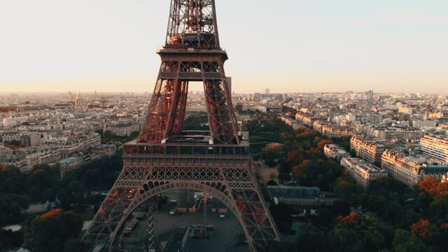 Paris Torre Eiffel vista de drone