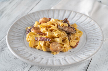 Creamy garlic mushrooms and bacon pasta