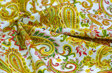 FLORAL PATTERN PAISLEY - Eco-friendly Cotton Twill Prints. This printed cotton fabric is one of the most popular products. Make the world greener. friendly!