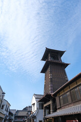 小江戸川越　蔵造りの町並みにそびえる有形文化財の時の鐘