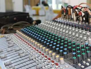 audio mixing console