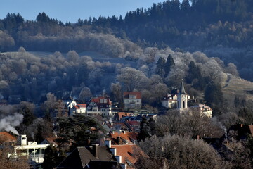 Fototapeta na wymiar Freiburg-Herdern bei frostigem Winterwetter