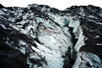 Fototapeta na wymiar Sólheimajökull Glacier with volcanic rock 