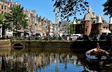 Obraz premium Beautiful canal view in Amsterdam 