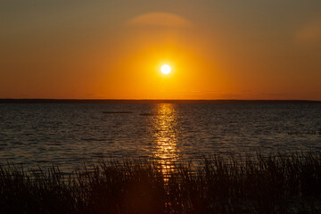 Obraz premium Plescheevo lake during the sunset in the summer