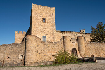 Fototapeta na wymiar Castillo de Pedraza, antiguo pueblo de Castilla y León, España