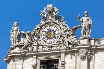 Fototapeta na wymiar Saint Peter's Square and St. Peter's Basilica in Rome, Vatican, Italy