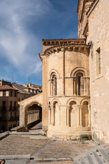 Fototapeta na wymiar Fachada de la catedral de Segovia, España 
