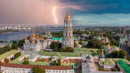 Obraz premium Magical aerial view of the Kiev Pechersk Lavra near the Motherland Monument. UNESCO world heritage in Kyiv, Ukraine. Kiev Monastery of the Caves.