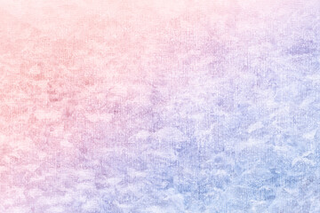 模様が入った金属の板のアップ