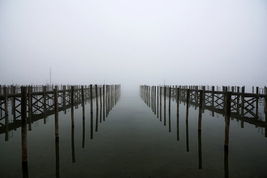 Insel Reichenau im Bodensee, dichter Nebel im Bootshafen © Peter Allgaier