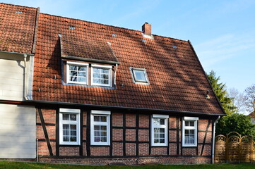 Fototapeta na wymiar Typische Norddeutsch Architektur im Dorf Ahlden, Niedersachsen