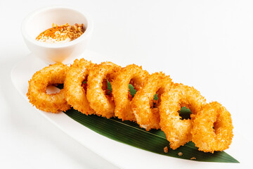 Deep Fried Calamari Rings with sauce
