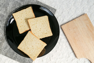 Wheat toasted bread whole. Wheat bread toast slice.	
