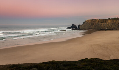 Fototapeta na wymiar sunrise on cliffs and the ocean