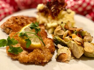 Bio Schnitzel Rosenkohl kartoffelbrei zwiebeln 