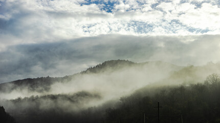 Fototapeta na wymiar Misty morning in the mountains