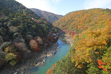 秋の嵐山　保津峡