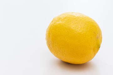 新鮮な黄色いレモン