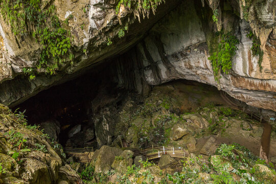 Wind Cave, Borneo