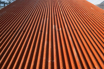 赤茶色に錆びた波トタン