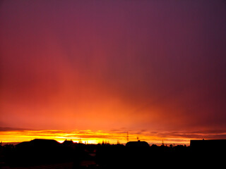 Obraz premium Beautiful sunset with clouds in the sky