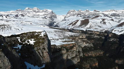 Macizo de las tres Soroses Ordesa Y Monte Perdido desde Cañon Añisclo