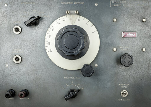 front panel of an old Wobbulator (Wobulateur mod 210 Annecy Metrix France) - used for the alignment of radio receiver or transmitter intermediate frequency strips
