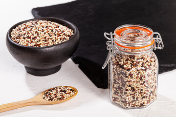 Chenopodium Quinoa - Photo Of Real Quinoa Seed Mix: White, Red And Black Quinoa