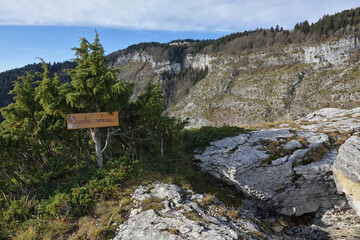 Randonnée automnale au départ d'Engins vers le plateau de la Molière dans le Vercors