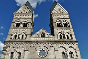 Fototapeta na wymiar Türme Mariendom / Maria-Himmelfahrt-Kirche in Andernach am Rhein
