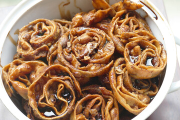 Cartellate. Tipici dolci natalizi del sud Europa