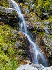 Obraz premium 北アルプス黒部峡谷下の廊下折尾滝