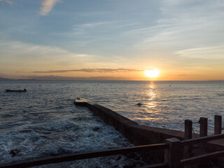 Obraz premium Drone photos of Pacific Ocean coastline during a gorgeous sunset.