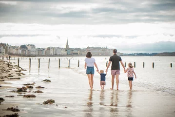 Poster Parents, enfants, plage, mer, Saint Malo © Tydav Photos
