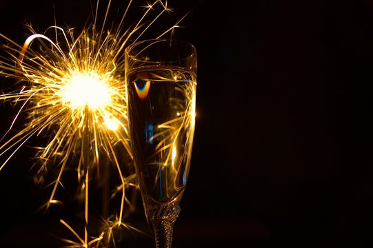 IMG_1553_sparklingwine_n_sparkler.jpg