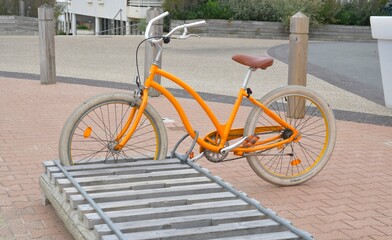 Fototapeta na wymiar Orange bicycle 