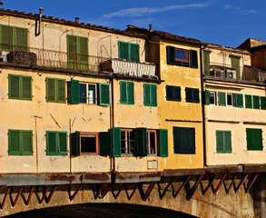 Fototapeta na wymiar Italy, Tuscany, Florence: Old houses on the Ponte vecchio.