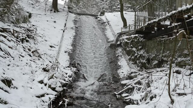 Th&uuml;ringer Wald: Pfanntalsteich bei Oberhof im Winter