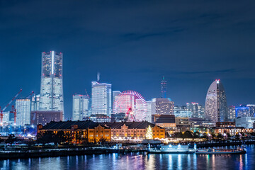 神奈川県横浜市大さん橋から見た全館点灯したみなとみらいの夜景