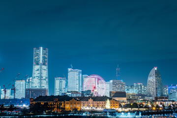 神奈川県横浜市大さん橋から見たみなとみらいの全館点灯した夜景