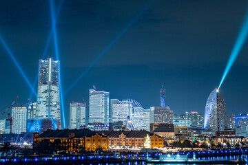 Fototapeta premium 神奈川県横浜市みなとみらいの全館点灯した夜景